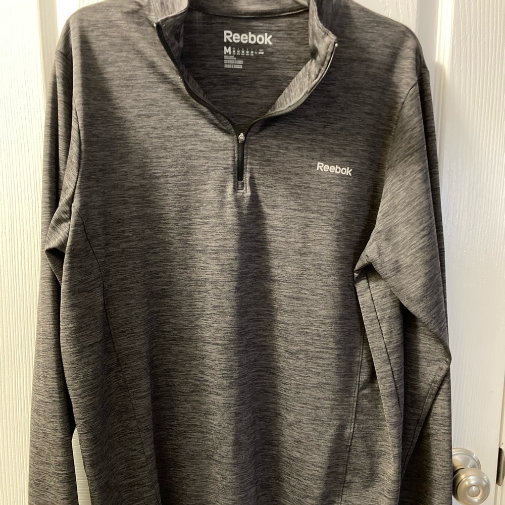 Reebok Men’s 1/4 zip pullover, medium